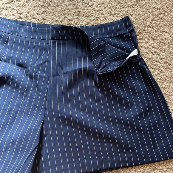 costume - Picture 5 of 7